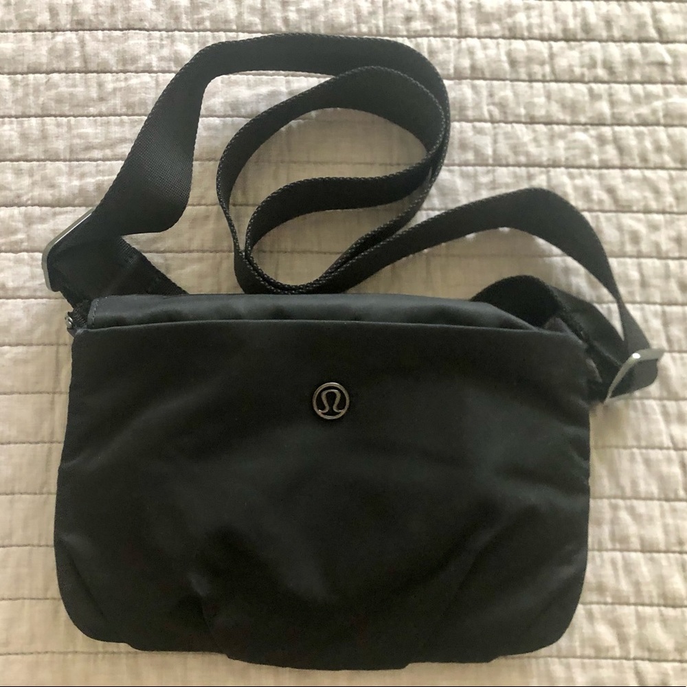 NWOT Lululemon Black Belt/Crossbody Bag
